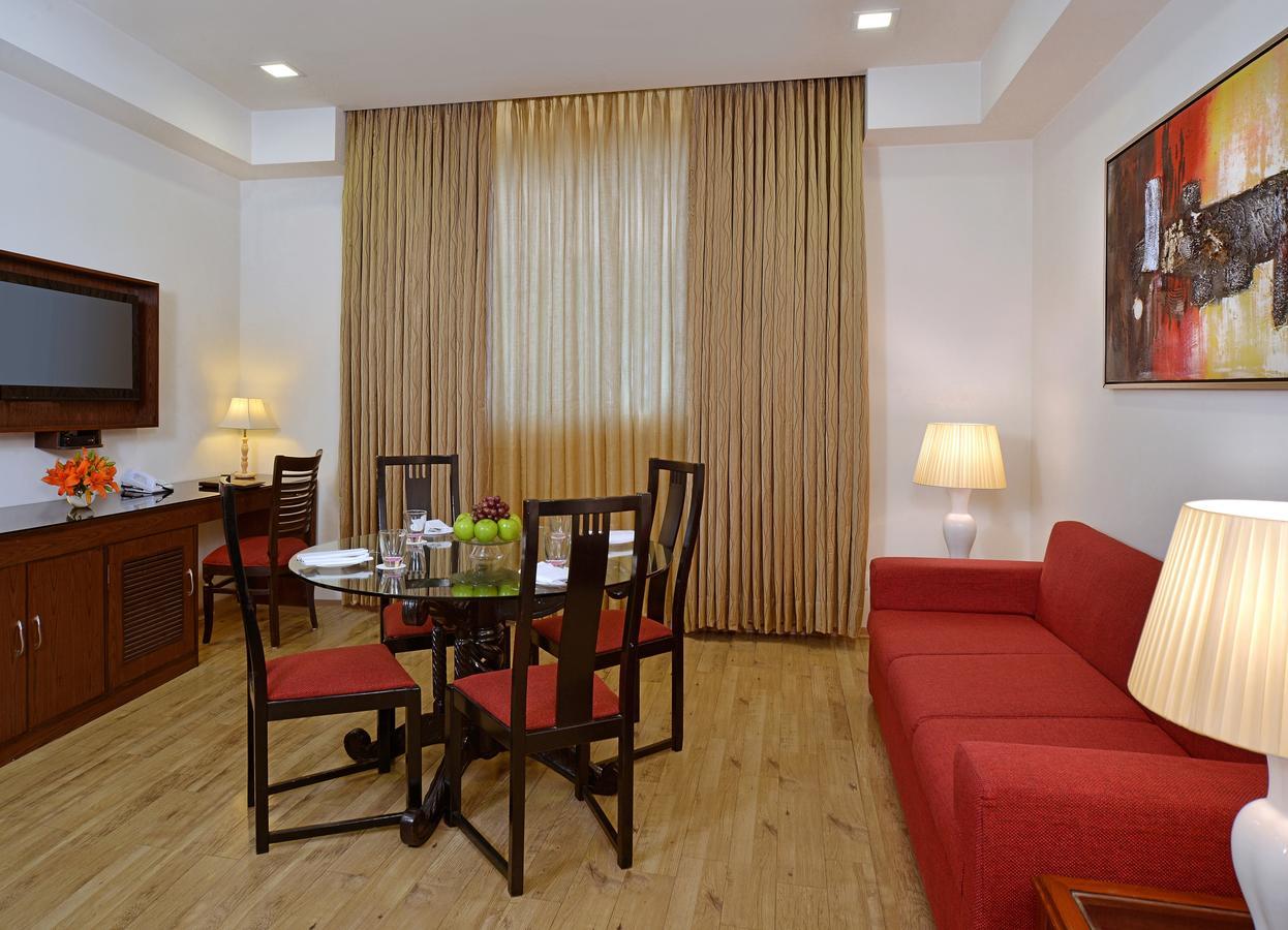 Taurus Sarovar Portico New Delhi Eksteriør bilde