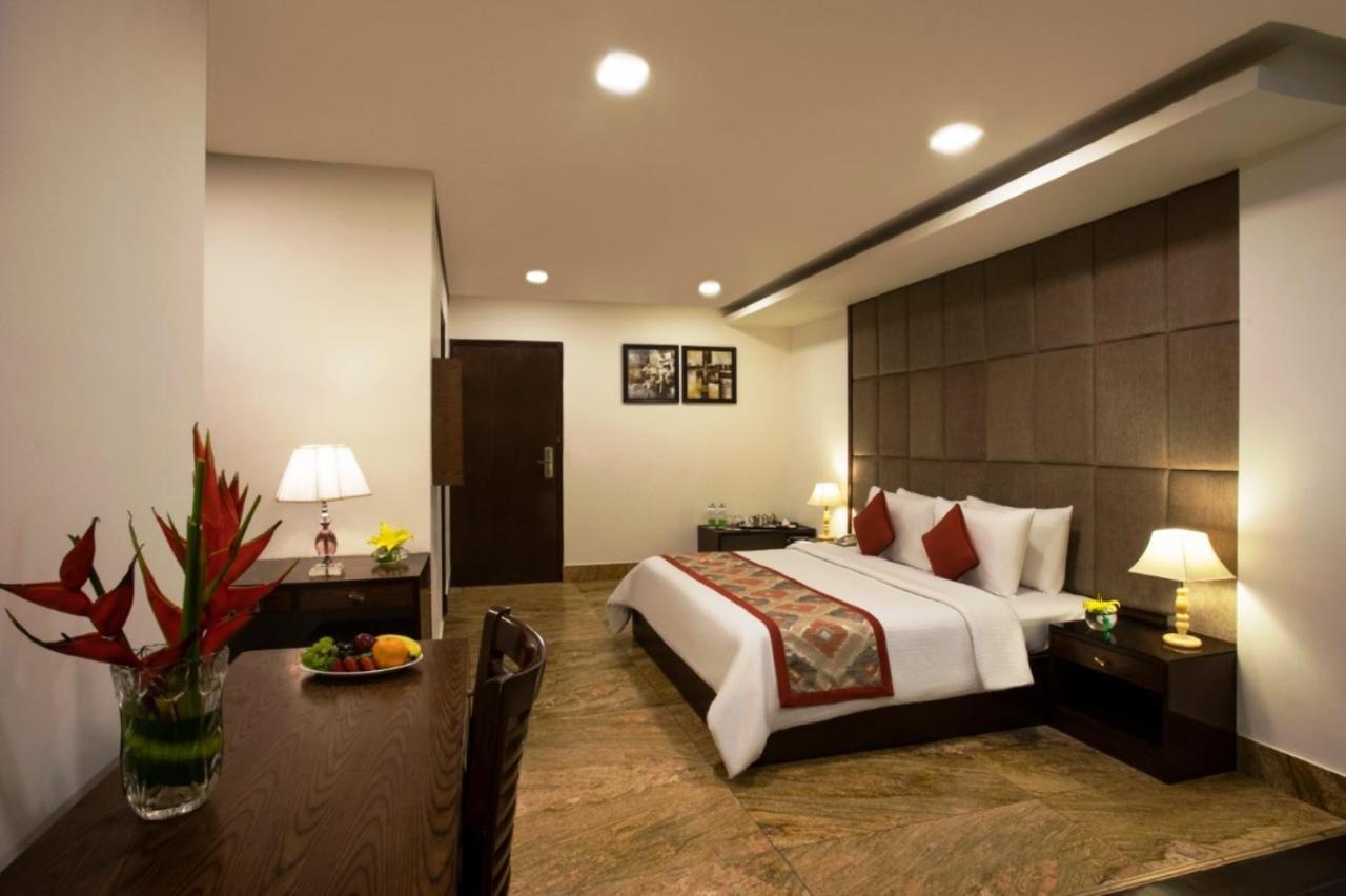 Taurus Sarovar Portico New Delhi Eksteriør bilde